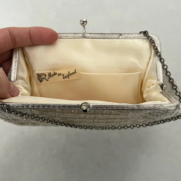 CFR/ Made in England/ Kiss snap closure/ Beige with gold thread/ Evening bag - Picture 6 of 14